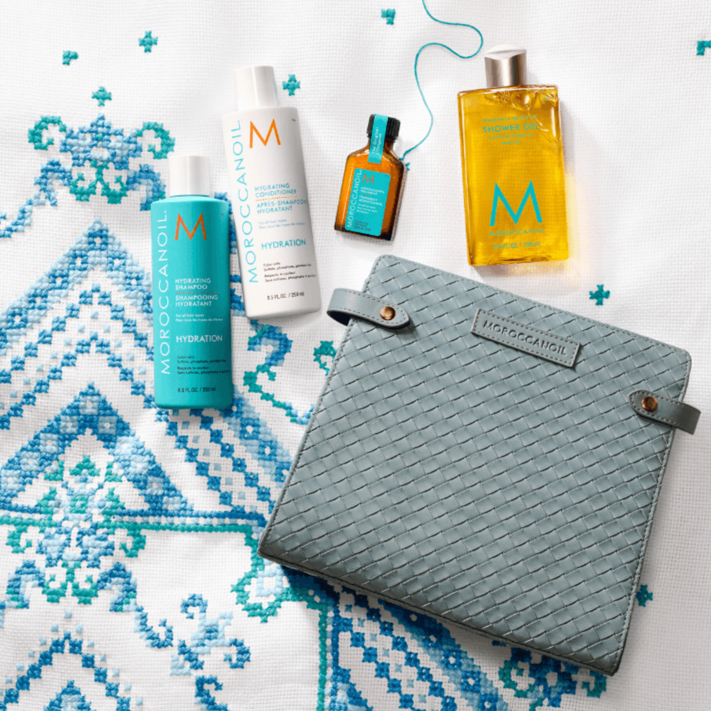 Moroccanoil kit de hidratación y reparación.